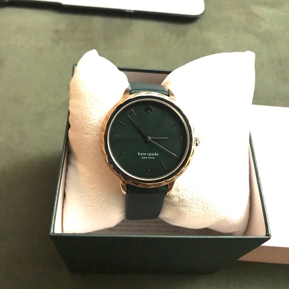 EUC Kate Spade 34mm Metro Green Scolloped Watch - Picture 2 of 8
